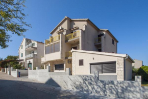 Apartments with a parking space Sibenik - 17929